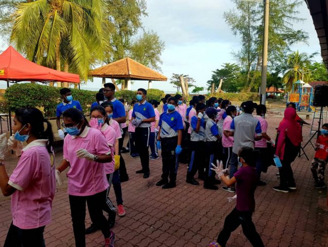 Majlis Perasmian Pembersihan Pantai Anugerah Sekolah Hijau Di Pantai Robina (23)
